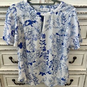 NY&Co Blue Floral Women's Top | Medium